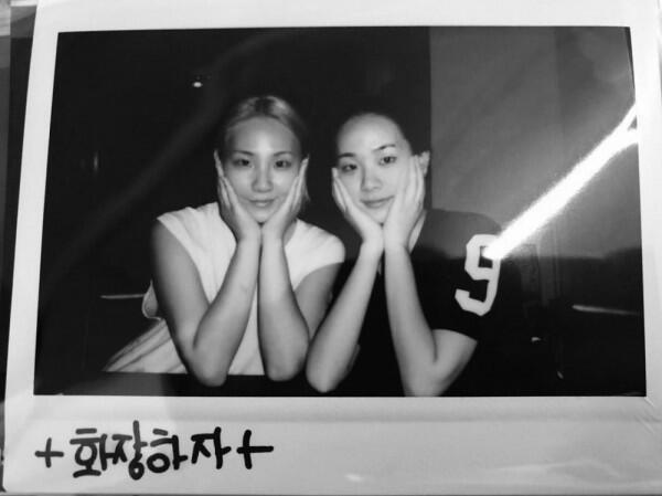 Bak Kembar! 9 Potret Sibling Goals CL dan Sang Adik Lee Ha Rin