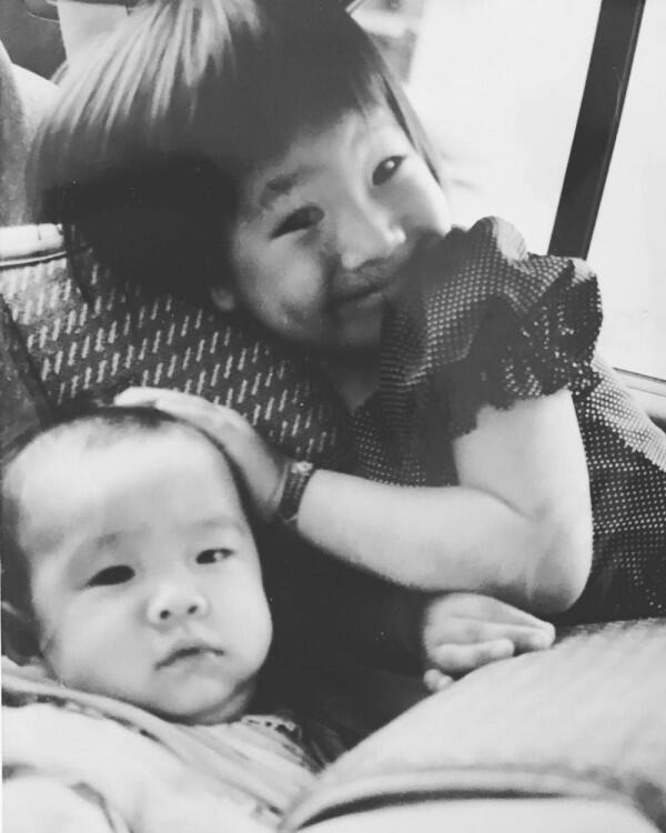 Bak Kembar! 9 Potret Sibling Goals CL dan Sang Adik Lee Ha Rin