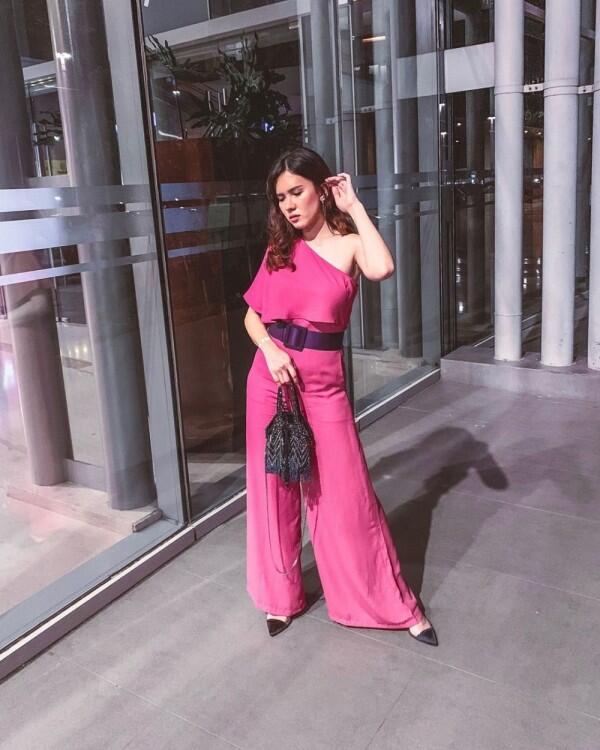 10 Inspirasi Gaya Jumpsuit ala Selebriti, Siapa Paling Kece?