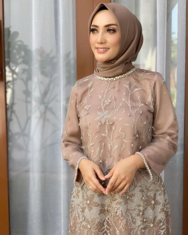Rumah Bakal Ramai, 5 Artis Ini Sedang Mengandung Anak Ketiganya