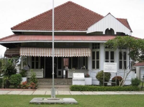 8 Wisata ala Tokoh Nasional Indonesia Ini Kaya Sejarah dan Indah