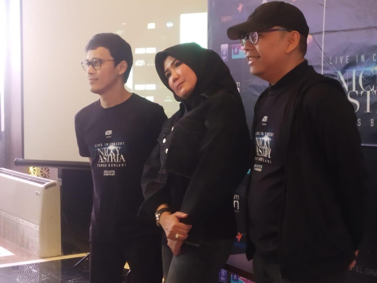 Lady Rocker NICKY ASTRIA Kembali Menggebrak Dengan Konser TERUS BERLARI.