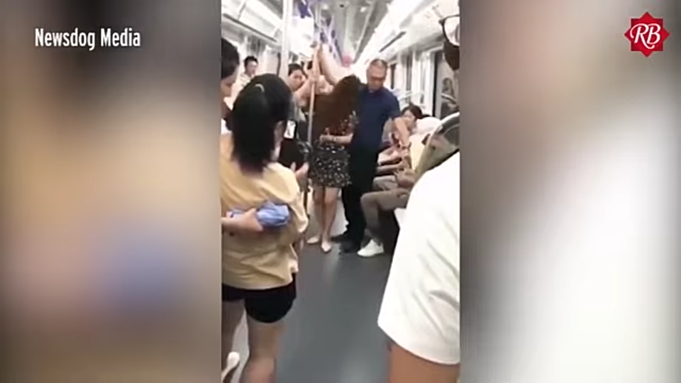 Viral Pahlawan Menyelamatkan Wanita dari Pelecehan Seksual di Kereta, Rok-nya?