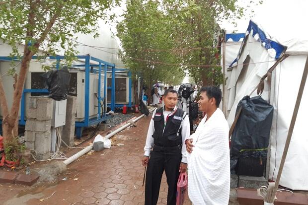 Panas Terik, Hujan Tiba-tiba Guyur Padang Arafah saat Jutaan Jamaah Lakukan Wukuf