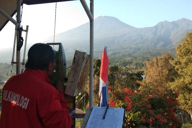 Aktivitas Meningkat, Status Gunung Slamet Dinaikkan Waspada