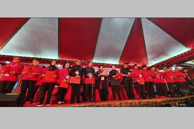Hasto Tetap Sekjen, Megawati Tunjuk Risma Ketua DPP PDIP