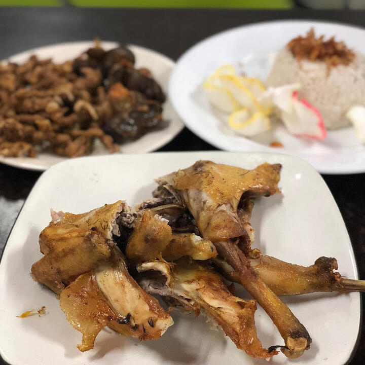 7 Ayam Goreng Legendaris Jakarta yang Enaknya Juara