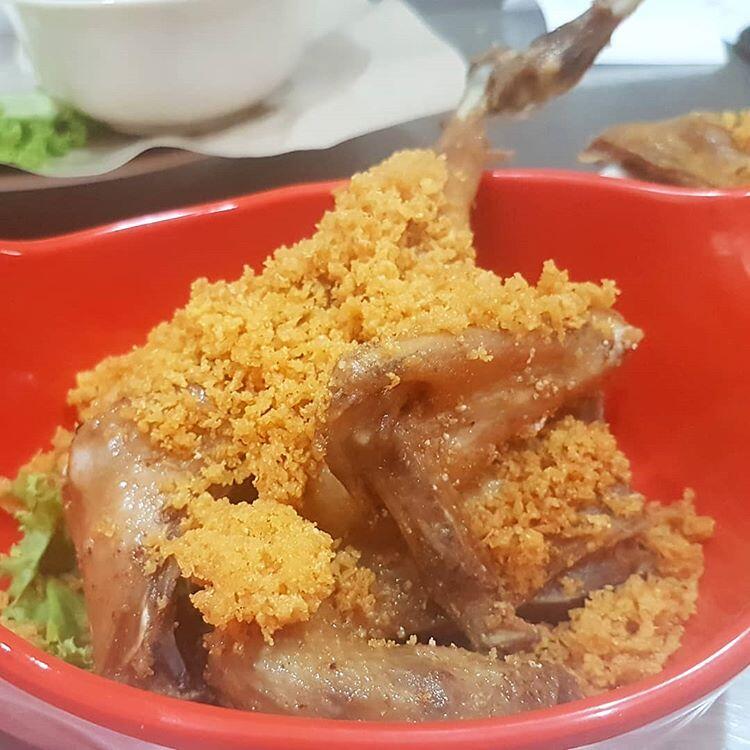 7 Ayam Goreng Legendaris Jakarta yang Enaknya Juara