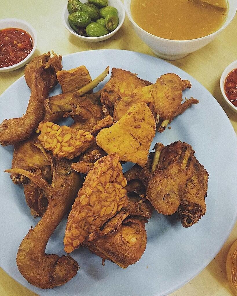 Enak Tenan! Ini 7 Ayam Goreng Legendaris Wajib Coba di Jogja