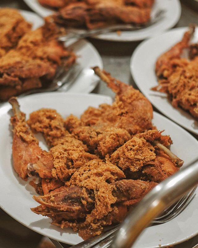 Enak Tenan! Ini 7 Ayam Goreng Legendaris Wajib Coba di Jogja