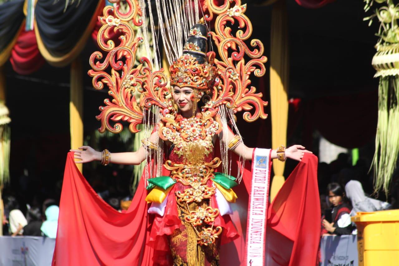 Yuk intip kemeriahan BEC , Banyuwangi Ethno Carnival disini.