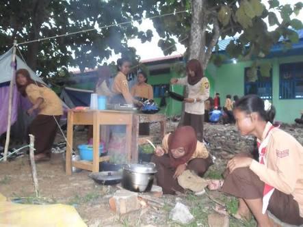 Sedikit Kisah Sekolah Dasar, Nasi Liwet Dan Pramuka