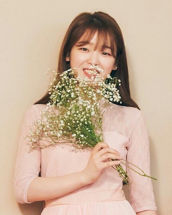 Eksis Sejak Usia 11 Tahun, 9 Potret Seung Hee Oh My Girl yang Memesona
