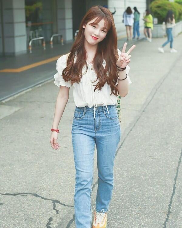 Eksis Sejak Usia 11 Tahun, 9 Potret Seung Hee Oh My Girl yang Memesona