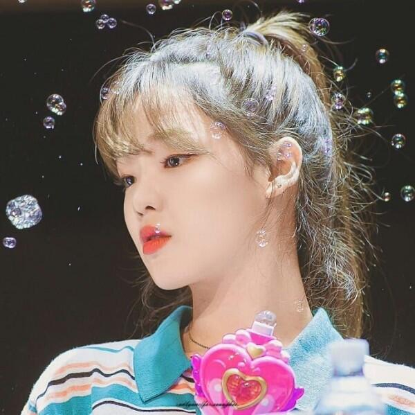 Eksis Sejak Usia 11 Tahun, 9 Potret Seung Hee Oh My Girl yang Memesona
