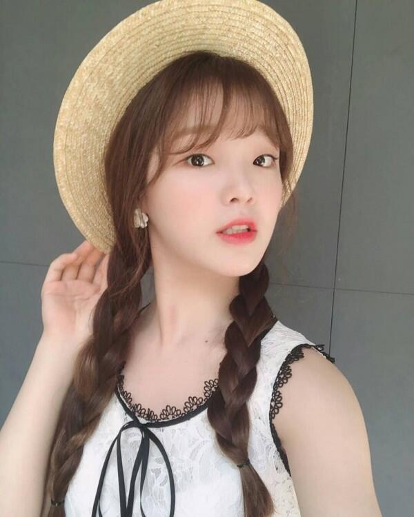Eksis Sejak Usia 11 Tahun, 9 Potret Seung Hee Oh My Girl yang Memesona