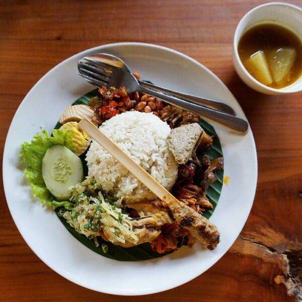 10 Tempat Makan Halal di Bali, Siap Memanjakan Lidahmu