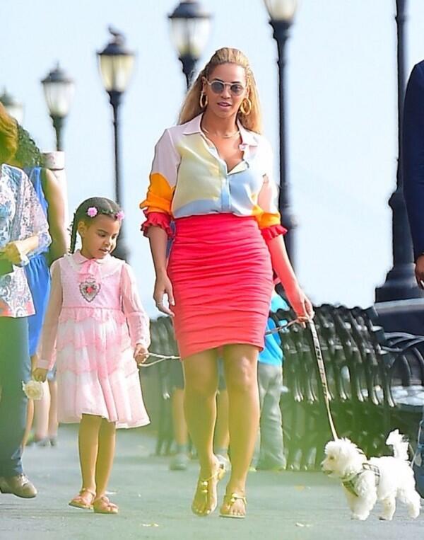 10 Style Ibu-Anak ala Beyonce dan Blue Ivy, Modis dalam Berbagai Gaya