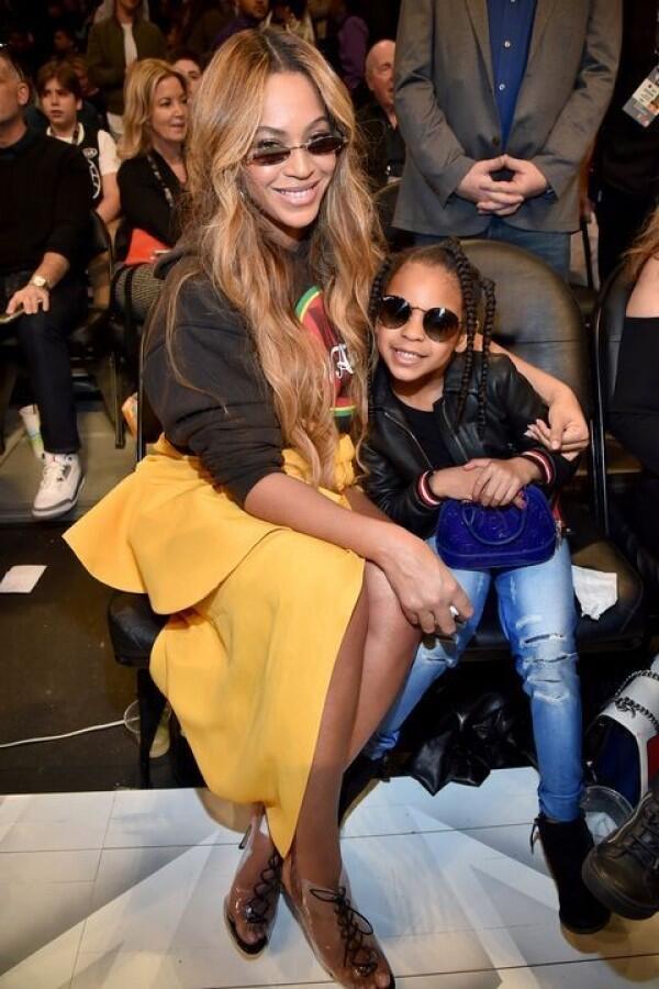 10 Style Ibu-Anak ala Beyonce dan Blue Ivy, Modis dalam Berbagai Gaya