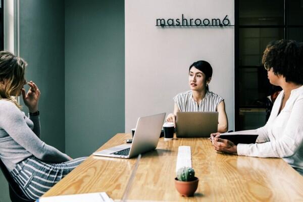5 Dilema yang Kadang Bikin Wanita Susah Sukses dalam Karier