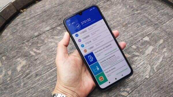 Isi Daya Cepat, Ini 7 Smartphone dengan Fast-Charging Terbaik di 2019!