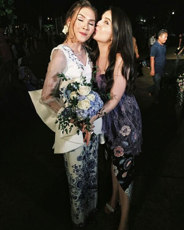 10 Momen Manis Olivia Jensen dan Adik Kembarnya Sabrina, Bisa Bedakan?