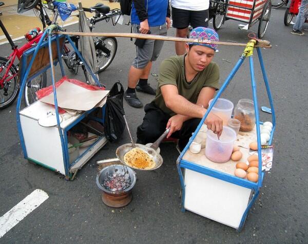 Fakta Kerak Telor, Jajanan Tradisional Khas Jakarta nan Nikmat!