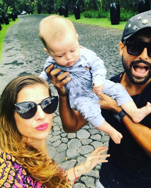 Tinggal di Bali, 10 Potret Harmonis Keluarga Kecil Gaston Castano