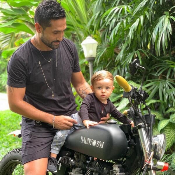 Tinggal di Bali, 10 Potret Harmonis Keluarga Kecil Gaston Castano