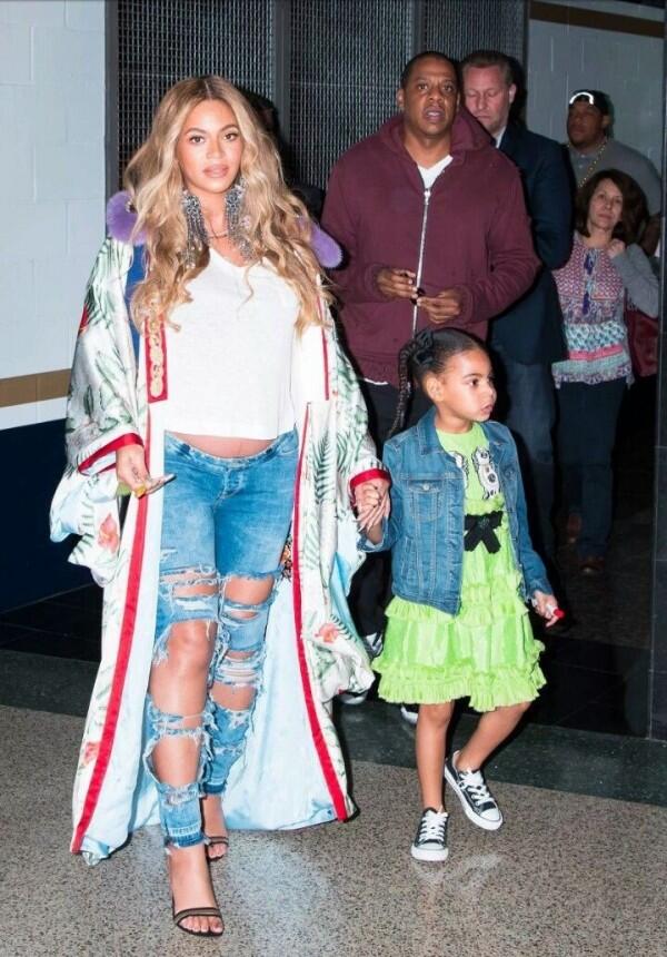 10 Style Ibu-Anak ala Beyonce dan Blue Ivy, Modis dalam Berbagai Gaya