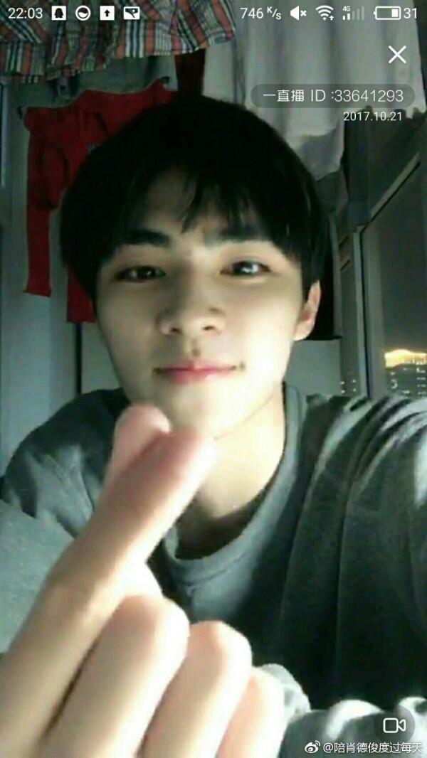Genap 20 Tahun, Ini 10 Potret Transformasi Xiaojun WayV yang Memukau