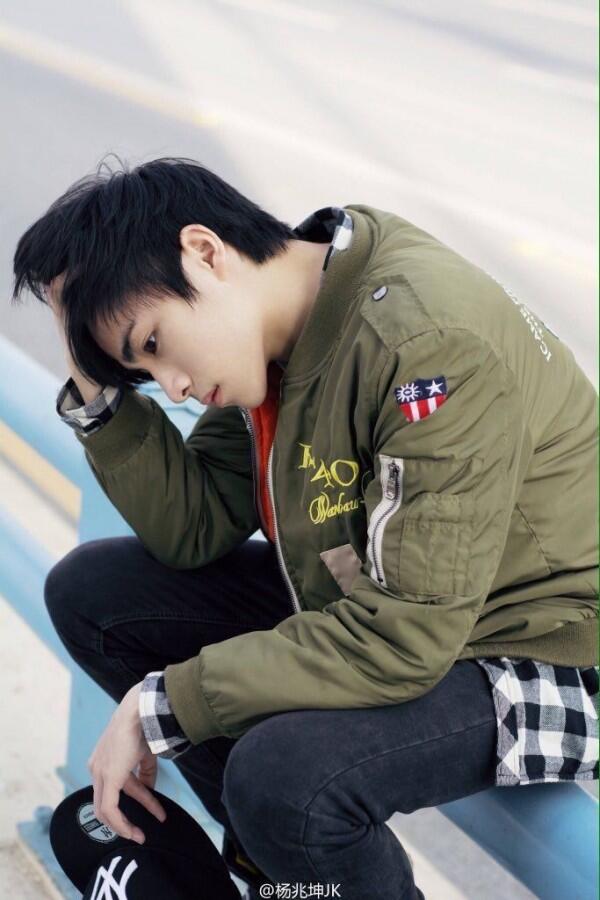 Genap 20 Tahun, Ini 10 Potret Transformasi Xiaojun WayV yang Memukau