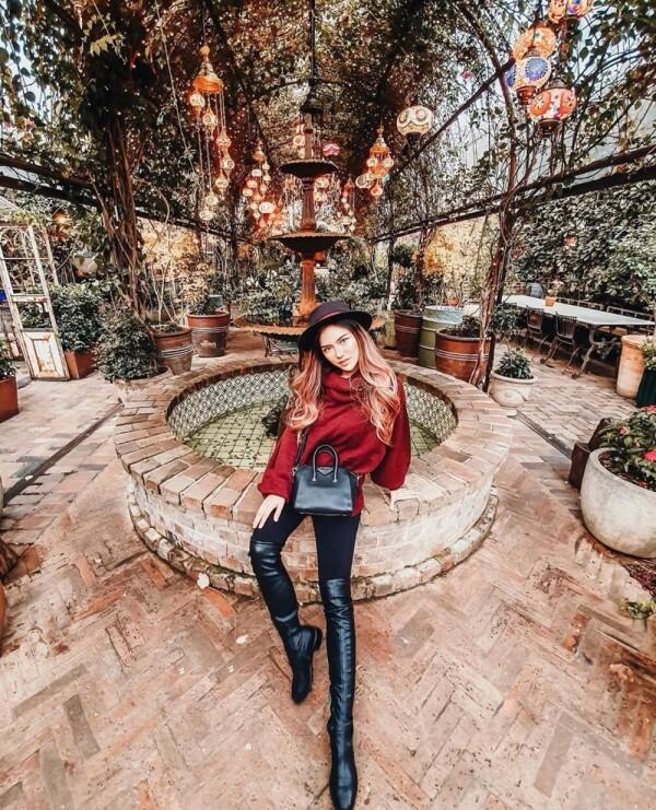 10 Ide Padu Padan Sepatu Boots ala Beauty Vlogger Sanly Liuu, Kece!