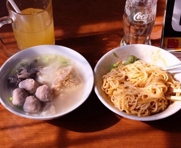 5 Kedai Bakso Populer di Tasikmalaya, si Bulat Tak Lekang Waktu