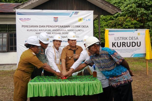 PLN Listriki 8 Desa di Kabupaten Kepulauan Yapen