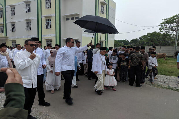Mudik Idul Adha, Ma'ruf Amin Bersilaturahmi dengan Santri dan Warga Tanara