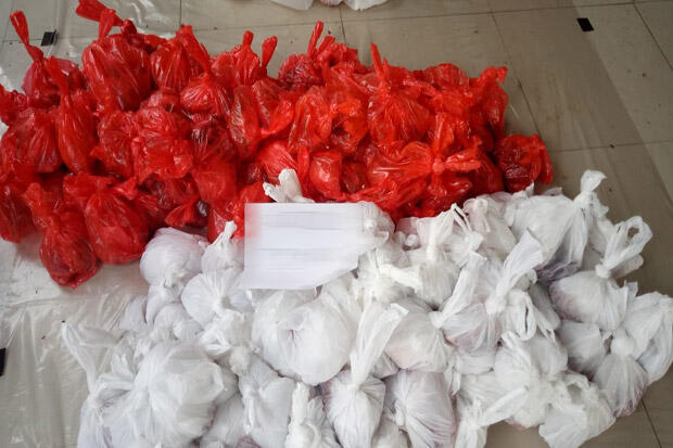 Penggunaan Kantong Plastik Masih Massif untuk Bungkus Daging Kurban