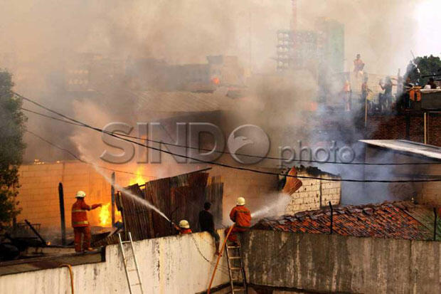 Pasar Kambing Dilalap si Jago Merah, Satu Orang Terluka Bakar