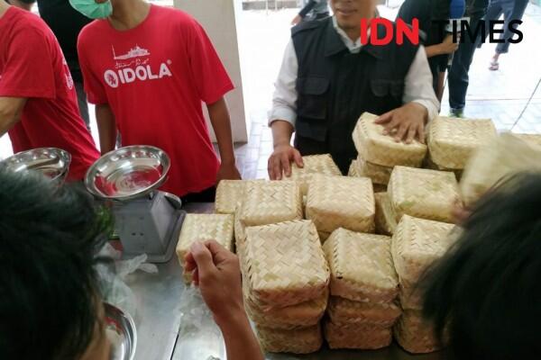 Masjid Istiqlal Siapkan 5.000 Besek untuk Kemas Daging Kurban