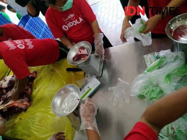 Masjid Istiqlal Siapkan 5.000 Besek untuk Kemas Daging Kurban