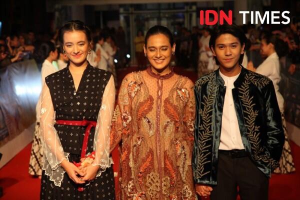 15 Potret Kemeriahan Gala Premier Bumi Manusia & Perburuan di Surabaya