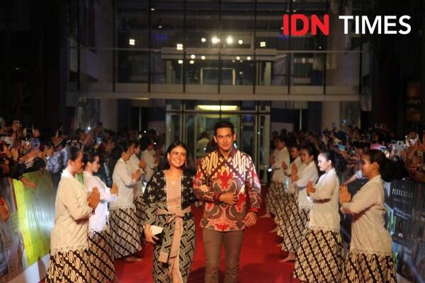 15 Potret Kemeriahan Gala Premier Bumi Manusia & Perburuan di Surabaya