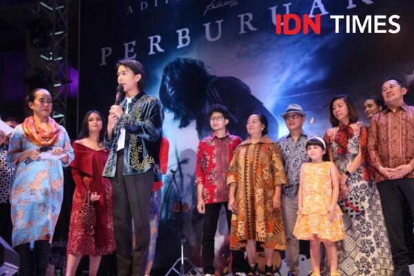 15 Potret Kemeriahan Gala Premier Bumi Manusia & Perburuan di Surabaya
