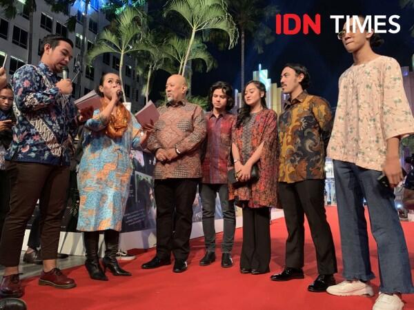 15 Potret Kemeriahan Gala Premier Bumi Manusia & Perburuan di Surabaya