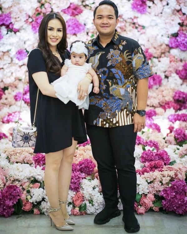 9 Style Ibu-Anak ala Momo Geisha dan Baby Briel, Kompak & Modis!