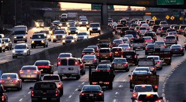 Pembatasan Usia Mobil Bisa Kurangi Polusi? Ini Kata Warganet