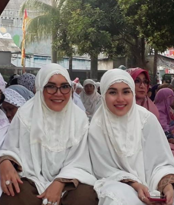 10 Potret Keseruan Keluarga Besar Ayu Ting Ting Rayakan Iduladha