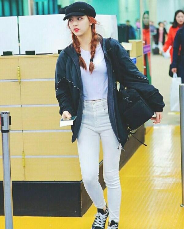 Chic Abis! 10 Outfit Yuna ITZY yang Simpel Ini Bisa Jadi Inspirasi