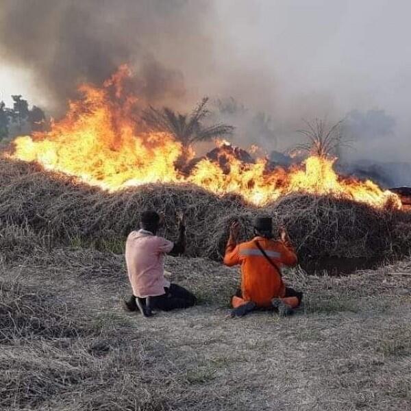 Dampak Kebakaran Hutan, Iduladha di Pekanbaru Diselimuti Asap
