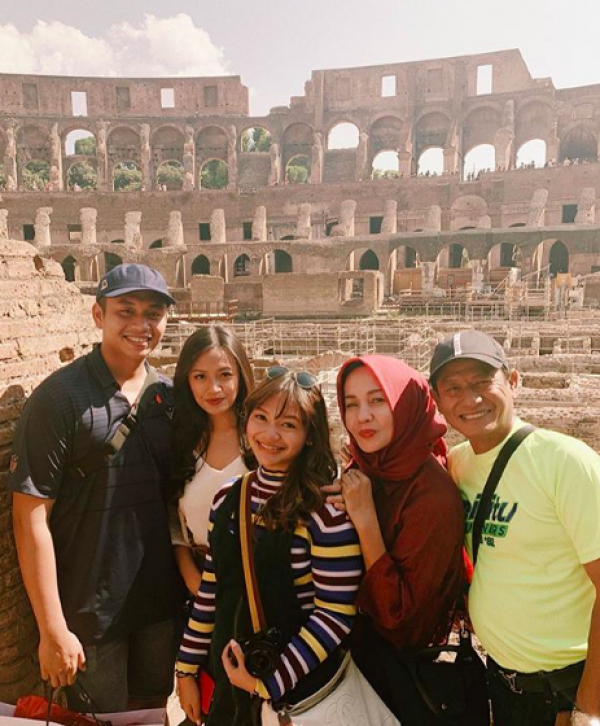Rayakan Ultah ke-18, 10 Potret Cetar Amel Carla Liburan Keliling Eropa